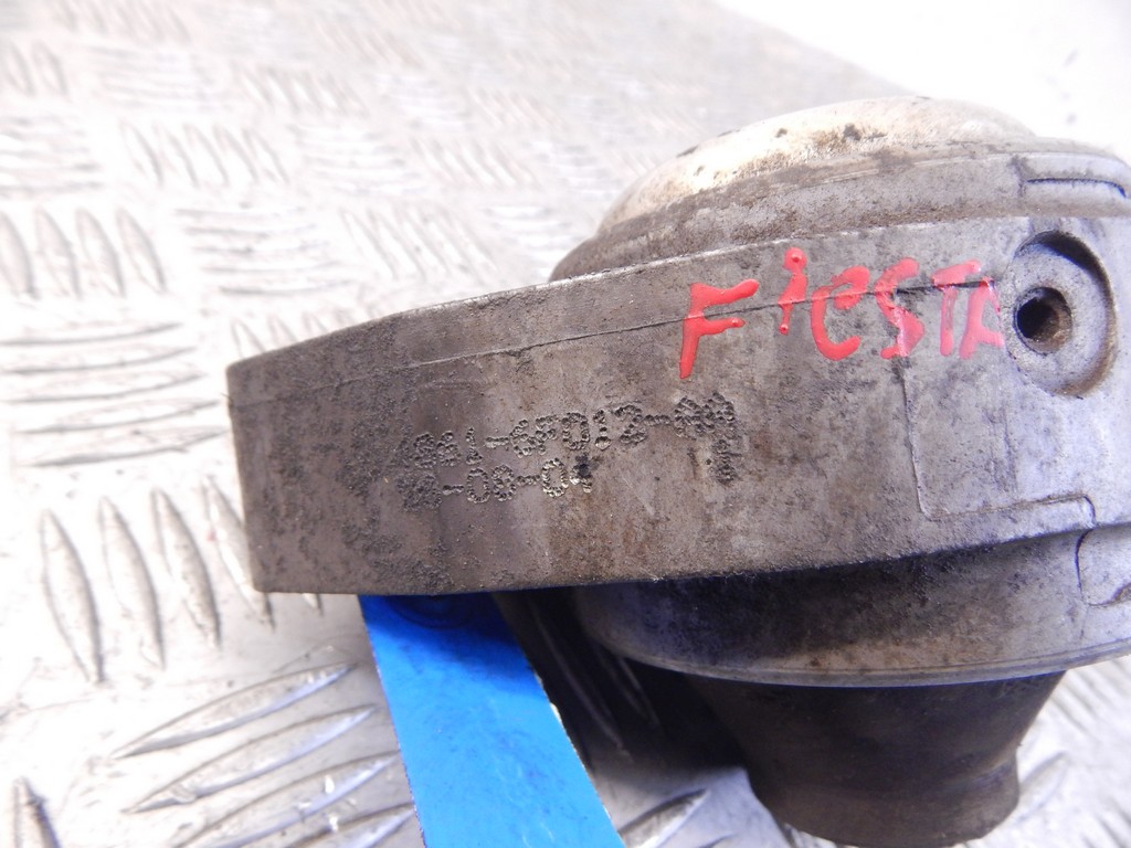Подушка (опора) крепления двигателя Ford Fiesta 5 купить в России