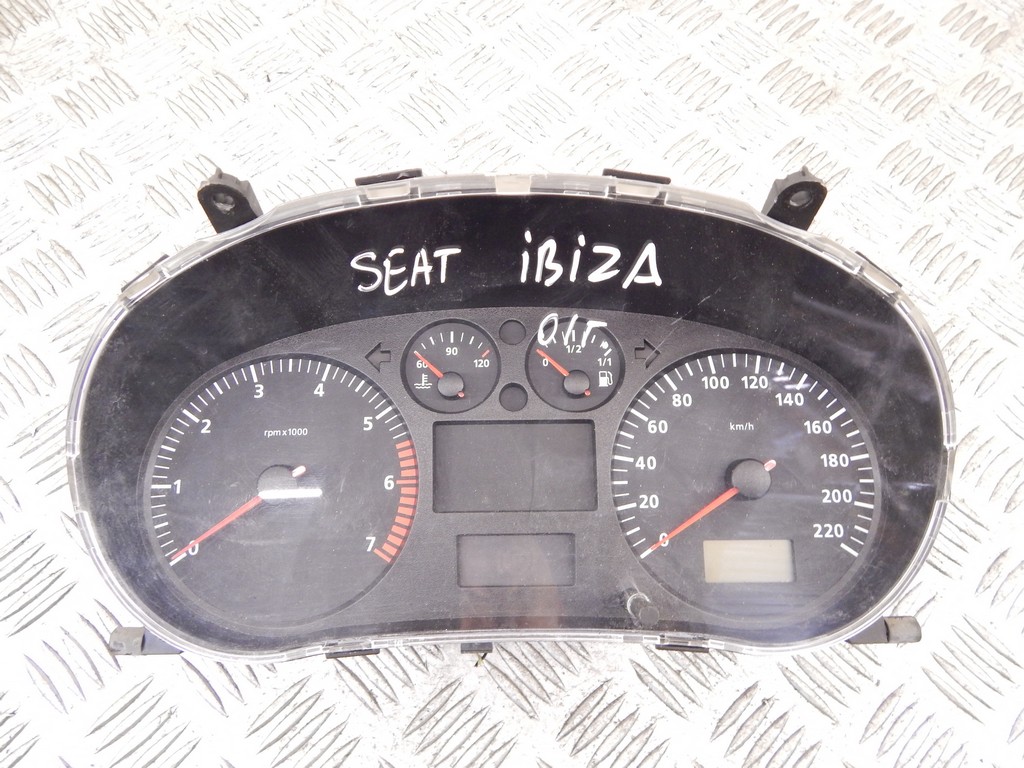 Панель приборная (щиток приборов) Seat Ibiza 2 купить в России