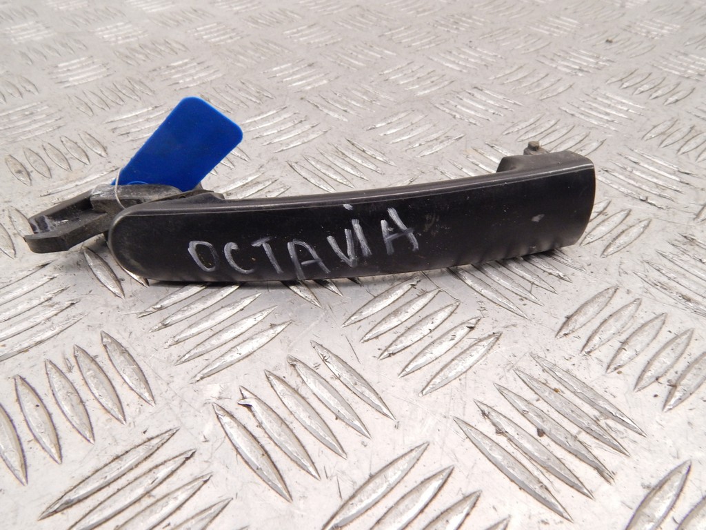 Ручка двери наружная задняя правая Skoda Octavia 1U купить в России