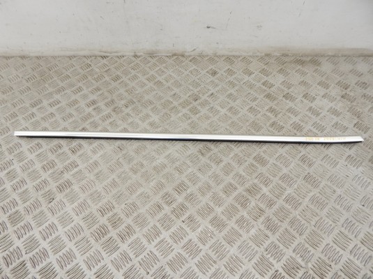 Молдинг стекла двери передней правой наружный BMW 2-series (F45/46)