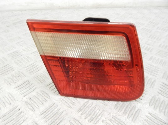 Фонарь крышки багажника левый BMW 3-series (E46) 63 21 8 368 759