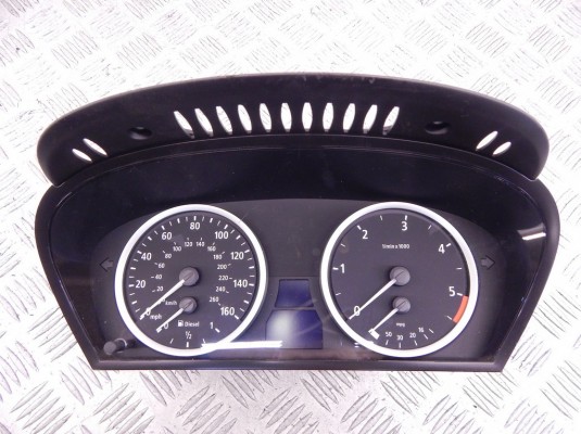 Щиток приборов (приборная панель) BMW 5-series (E60/61) 62 11 9 135 254