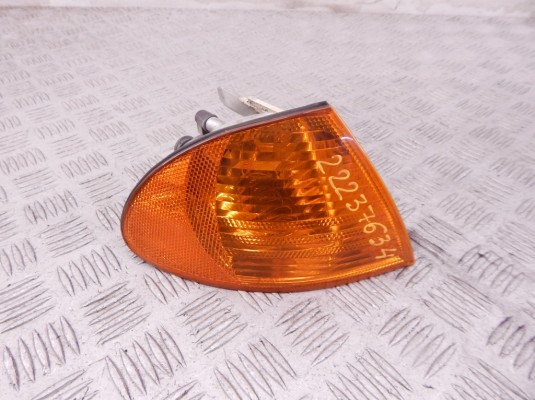 Повторитель передний правый BMW 3-series (E46) 63 13 6 902 766
