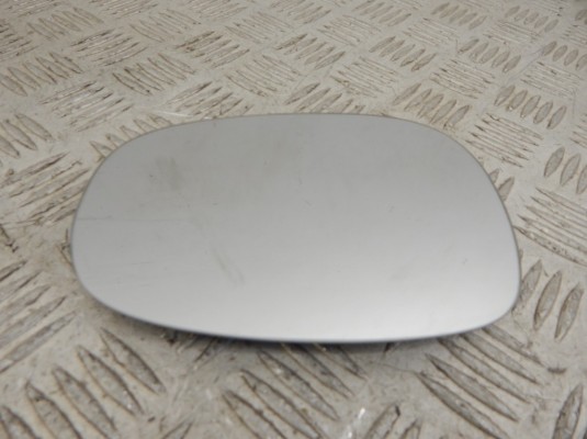 Стекло зеркала наружного левого BMW 1-series (E87) 51 16 7 252 893 Стекло зеркала наружного левого BMW 1-series (E87) 51 16 7 252 893