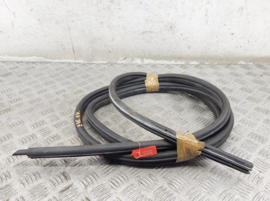 Уплотнитель BMW 3-series (E46) 51 72 7 047 341 Уплотнитель BMW 3-series (E46) 51 72 7 047 341