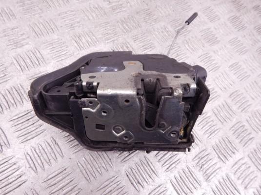 Замок двери передней левой BMW 3-series (E46) 51 21 8 253 431 Замок двери передней левой BMW 3-series (E46) 51 21 8 253 431