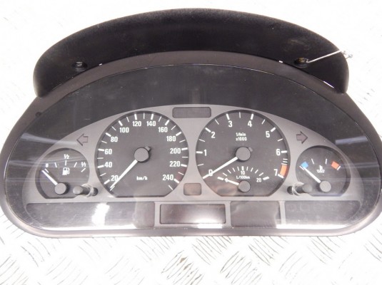 Щиток приборов (приборная панель) BMW 5-series (E39) 62 11 8 375 669