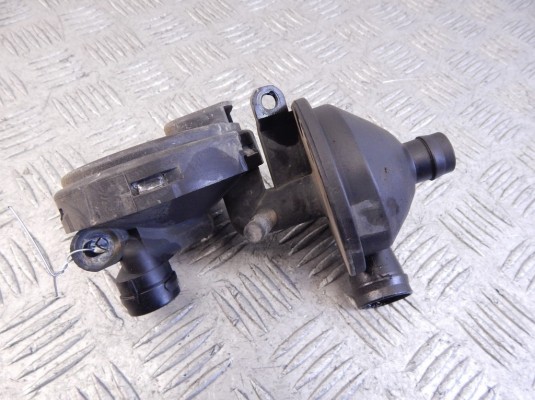 Маслоотделитель (сапун) BMW X5-series (E53) 11 61 7 501 566