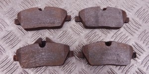 Тормозные колодки передние BMW 1-series (E87) Тормозные колодки передние BMW 1-series (E87)