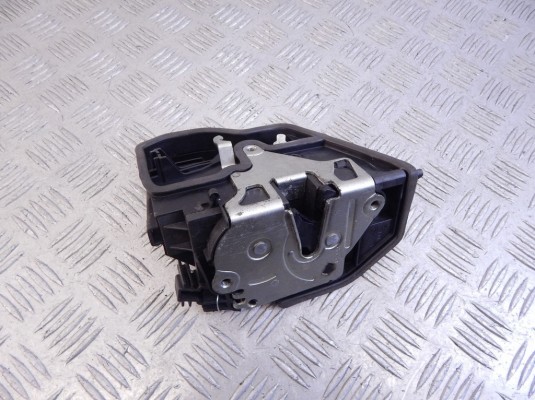 Замок двери задней правой BMW 5-series (E60/61) 51 22 7 167 076