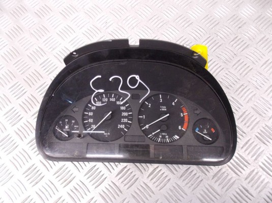 Щиток приборов (приборная панель) BMW 5-series (E39) 62 11 8 381 198