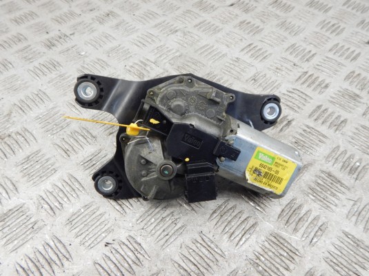 Моторчик заднего стеклоочистителя (дворника) BMW X5-series (E70) 67 63 6 942 165 Моторчик заднего стеклоочистителя (дворника) BMW X5-series (E70) 67 63 6 942 165