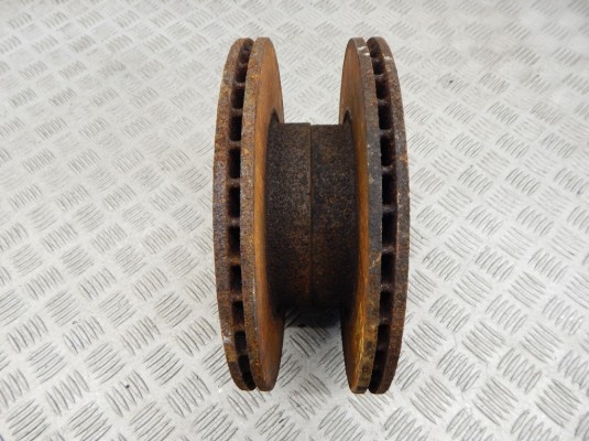 Диск тормозной передний BMW 3-series (E46) 34 11 6 864 060