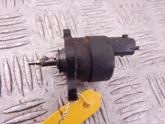 Датчик давления топлива BMW X5-series (E53) 13 51 7 787 537 Датчик давления топлива BMW X5-series (E53) 13 51 7 787 537