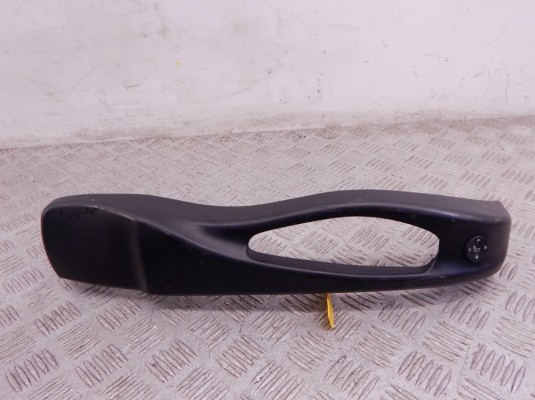 Накладка боковая на сиденье BMW 6-series (E63/E64) 7902278 Накладка боковая на сиденье BMW 6-series (E63/E64) 7902278