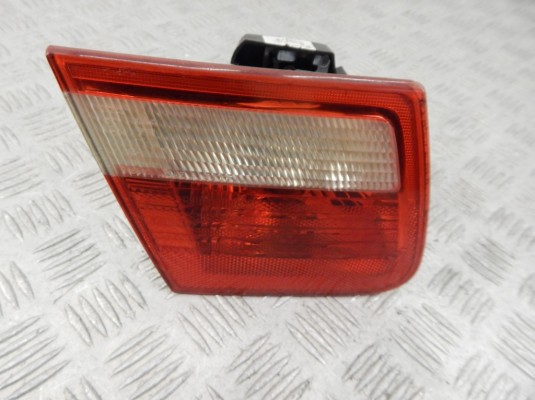 Фонарь крышки багажника левый BMW 3-series (E46) 63 21 8 368 759