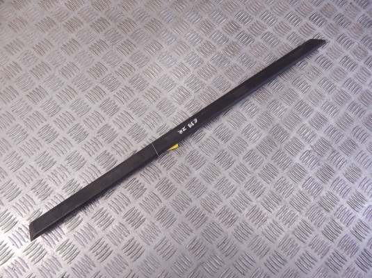 Молдинг двери задней правой BMW 5-series (E39) 51 13 8 159 298
