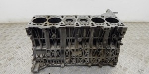 Блок цилиндров BMW X3-series (E83) 7784109 Блок цилиндров BMW X3-series (E83) 7784109