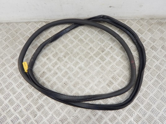 Уплотнитель BMW 7-series (F01/02) 7179131