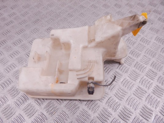 Бачок омывателя BMW 5-series (E60/61) 61 66 7 034 967 Бачок омывателя BMW 5-series (E60/61) 61 66 7 034 967
