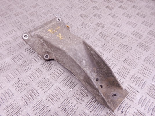 Кронштейн двигателя BMW 5-series (E39) 22 11 1 092 973