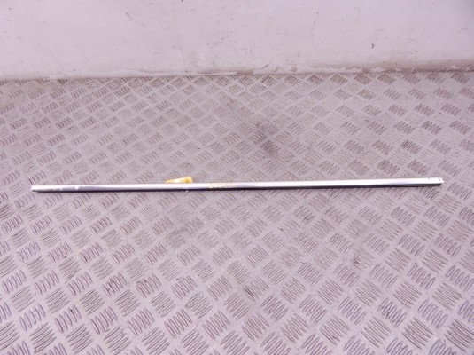 Молдинг стекла двери передней правой наружный BMW 5-series (E39) 51 21 8 159 236 Молдинг стекла двери передней правой наружный BMW 5-series (E39) 51 21 8 159 236