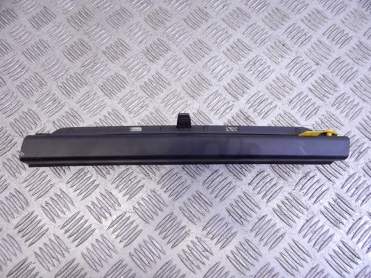 Шторка двери BMW 5-series (E39) 51 16 8 225 721