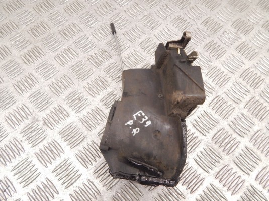 Замок двери передней правой BMW 5-series (E39) 51 21 8 235 104