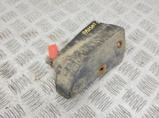 Заглушка порога VOLKSWAGEN PASSAT 5+ (2000-2005) 3b0853897a