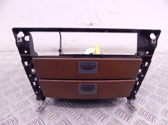 Вещевой ящик центральной консоли BMW 7-series (E65/66) 51 45 8 261 060