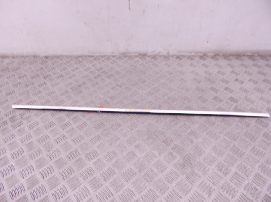 Молдинг стекла двери задней правой наружный BMW 5-series (E39) 51 22 8 204 392