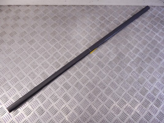 Молдинг двери передней правой BMW 3-series (E46) 51 13 8 208 450