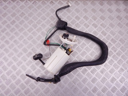 Насос топливный BMW 5-series (E60/61) 16 11 7 373 458 Насос топливный BMW 5-series (E60/61) 16 11 7 373 458