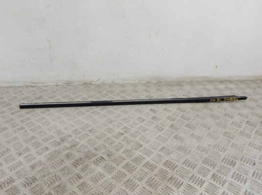 Молдинг стекла двери задней левой наружный BMW 5-series (F10/11) Молдинг стекла двери задней левой наружный BMW 5-series (F10/11)