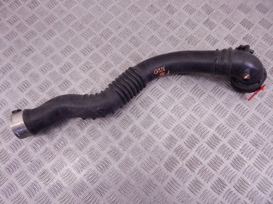 Патрубок интеркулера BMW 4-series (F32/33/36) 13 71 7 597 592