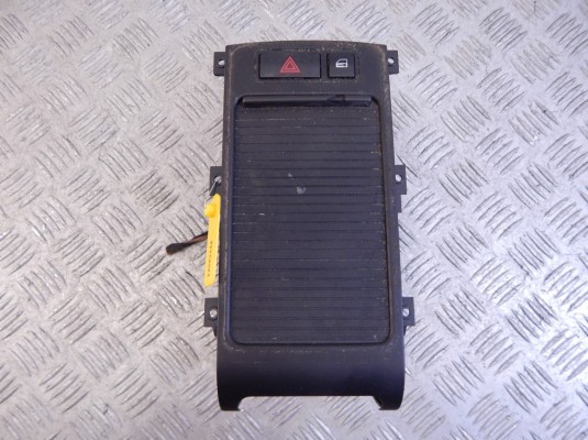 Подстаканник BMW X5-series (E53) 51 16 8 402 941
