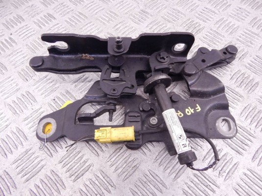 Петля капота правая BMW 5-series (F10/11) 41 00 7 270 884