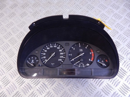 Щиток приборов (приборная панель) BMW 5-series (E39) 62 11 8 381 198