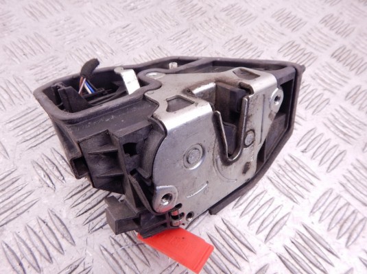 Замок двери передней правой BMW 1-series (E87) 51 21 7 167 068