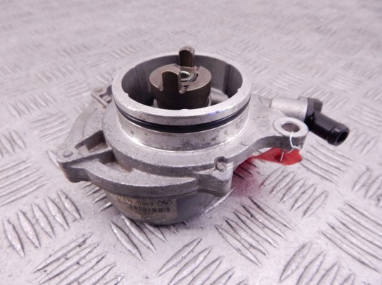 Насос вакуумный BMW X5-series (E53) 11 66 7 786 841 Насос вакуумный BMW X5-series (E53) 11 66 7 786 841