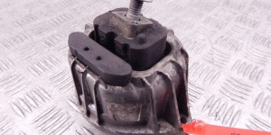 Подушка крепления двигателя BMW 1-series (E87) 22 11 6 768 799