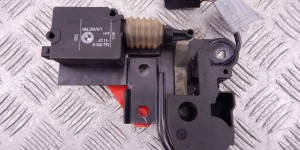 Замок стекла двери багажника BMW 5-series (E39) 51 24 8 120 419 Замок стекла двери багажника BMW 5-series (E39) 51 24 8 120 419