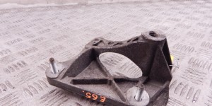 Кронштейн двигателя BMW 7-series (E65/66) 22 11 6 758 427 Кронштейн двигателя BMW 7-series (E65/66) 22 11 6 758 427