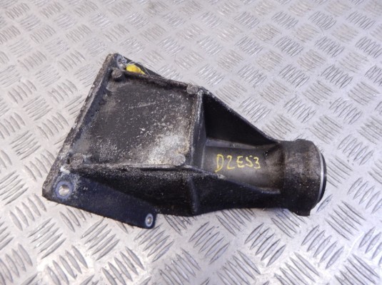 Кронштейн полуоси BMW X5-series (E53) 31 53 7 503 120