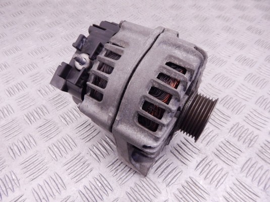 Генератор BMW 1-series (E87) 12 31 7 802 261 Генератор BMW 1-series (E87) 12 31 7 802 261