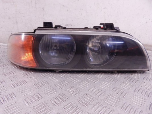 Фара правая BMW 5-series (E39) Фара правая BMW 5-series (E39)