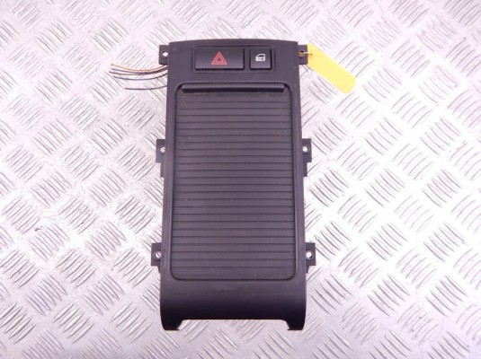 Подстаканник BMW X5-series (E53) 51 16 8 402 941 Подстаканник BMW X5-series (E53) 51 16 8 402 941