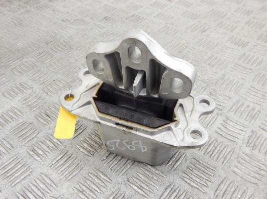 Подушка крепления двигателя BMW X1-series (F48) 8835572 Подушка крепления двигателя BMW X1-series (F48) 8835572