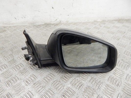 Зеркало наружное правое BMW X1-series (F48) Зеркало наружное правое BMW X1-series (F48)