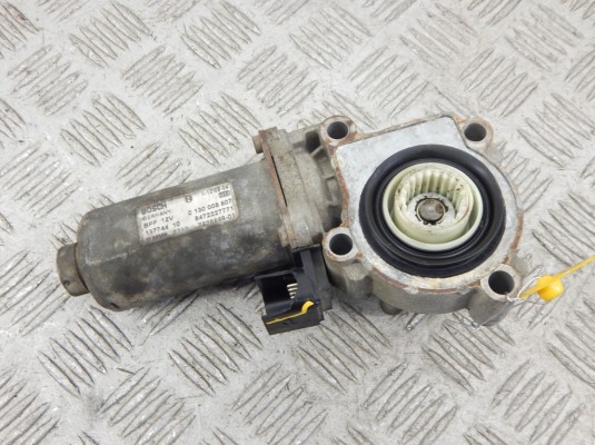 Электромотор раздаточной коробки BMW X3-series (E83) 27 10 7 528 559